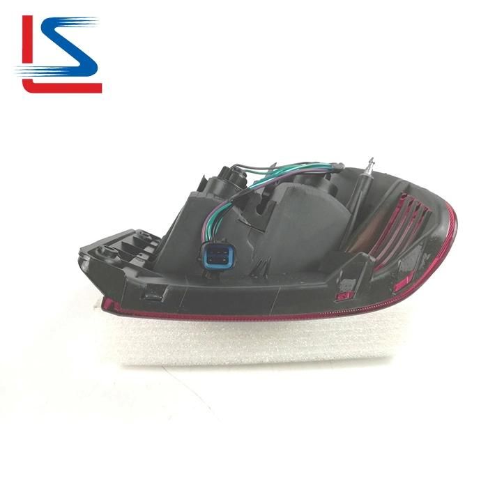 Auto Rear Light Lamp for Mitsubishi Pajero Io Mini H66 H76 H77 2002 Auto Tail Lamp Mr535074 Mr535075