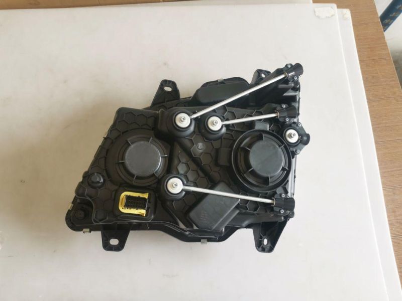 New Type Bus and Truck Head Lamp Hc-B-1693